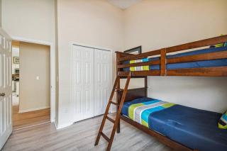 Spacious Elegant private/Pool 2 Master Bed - No Carpet - Orlando - 9