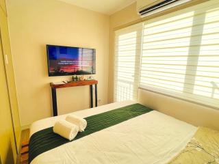Sunset View w/ King BednWI-FI at Grace Res, Taguig - Manila - 9