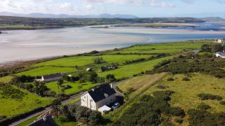 Luxurious 5 bedroomed home with sea view close to beach - Lettermacaward - 0