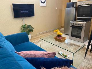 Lux Suites Dubai Style Apartments - 3