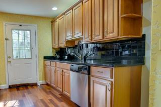 1 Mi to to MandT Bank Stadium Home with Rooftop Patio - Baltimore - 4