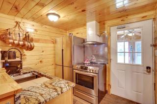 Cozy Upstate New York Getaway with Fire Pit! - Williamstown - 6