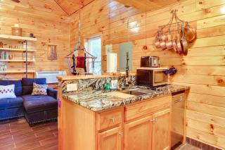 Cozy Upstate New York Getaway with Fire Pit! - Williamstown - 5