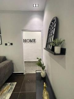 CN Homes Luxury furnished 2Bedroom 24hr electricity with BQ and PS5 Consoles - 2