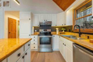 Modern Cabin 3/2 with cover garage - 1