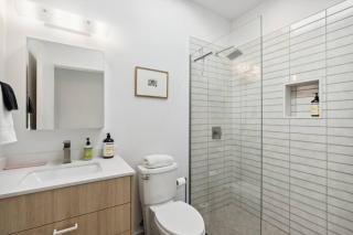 Refreshing 2-bedroom Apartment - 80 Walkscore! - Phoenix - 2