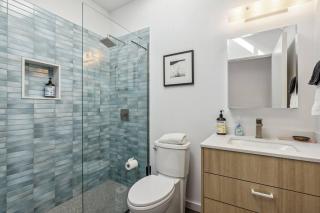 Refreshing 2-bedroom Apartment - 80 Walkscore! - Phoenix - 1