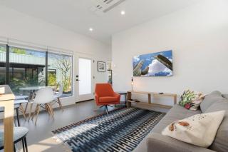 Eco-Friendly 1-bedroom Apartment - 80 Walkscore! - 7