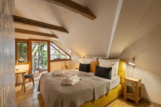 Gigantic Boho Chic 3 Bedroom 3 Bathroom Loft with Hanging Chair - Prague - 8