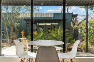 Unique Design 1-bedroom Apartment - 80 Walkscore! - Phoenix - 2