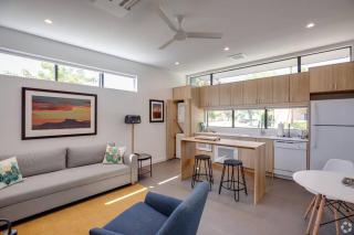 Unique Design 2-bedroom Apartment - 80 Walkscore! - Phoenix - 0