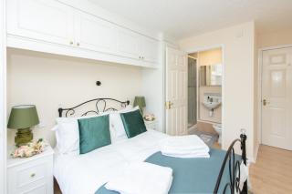 Escape The Matrix - 2 Bed Flat in City Centre with Free Parking - Southampton - 4