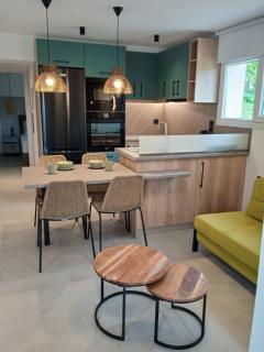 Q Luxury Rooms Paleros - 1