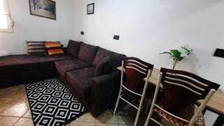 Lovely and quite appartament 1-3 a - Tirana - 5