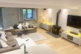 Ty Hobi Bach - at the foot of the Black Mountains - 6