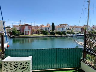 Appartement rue de l'amarrage à PORT GRIMAUD avec Terrasse vue canaux et garage - Grimaud - 6
