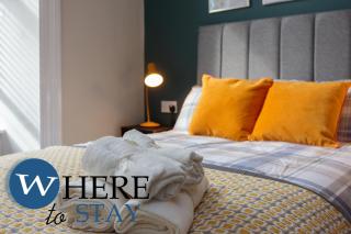 Stylish 2bed apartment underneath Edinburgh castle - 9