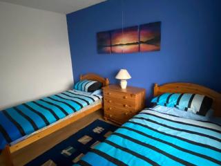 Quiet secluded two bedroom bungalow with parking - 5