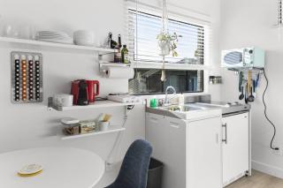 Micro Studio with balcony & pool view - Walk to OT - Scottsdale - 2