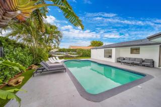 10 mins to Beach - Private Luxury pool - Sleeps 16 - North Miami Beach - 7