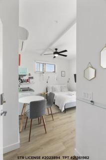 Funky Scottsdale Modern Micro Studio - Walk to OT - 0