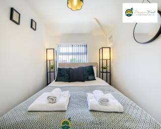 3 Bedroom Coventry House By Passionfruitproperties with Free Wi-fi, Large Garden and Driveway - 52NRC - Coventry - 9