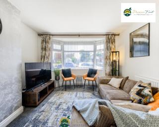 3 Bedroom Coventry House By Passionfruitproperties with Free Wi-fi, Large Garden and Driveway - 52NRC - Coventry - 8