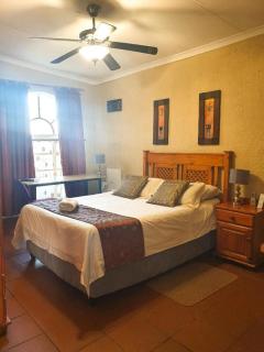 Just Tiffany Guest House & Conference Facility - Potchefstroom - 0