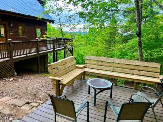 Amazing Views~Secluded Retreat~HotTub~GameRoom - Mineral Bluff - 1