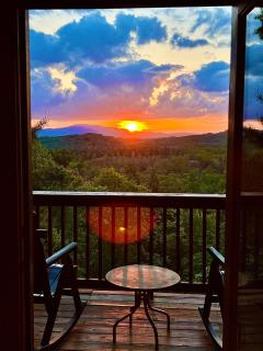 Amazing Views~Secluded Retreat~HotTub~GameRoom - Mineral Bluff - 3