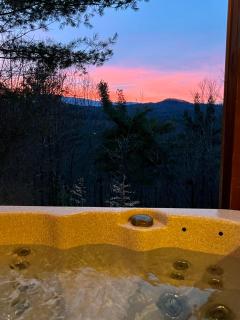 Amazing Views~Secluded Retreat~HotTub~GameRoom - Mineral Bluff - 5