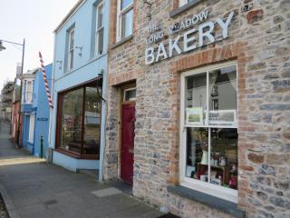 Unique Cottage The Old Stables Pembrokeshire Sleeps 8 - Welsh Tourist Board Award 5 Stars - Pembroke - 1