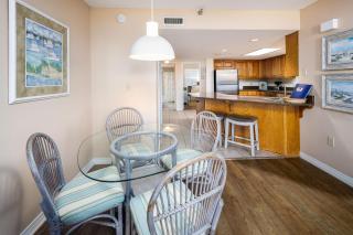 Nautilus 2711 Gulf View 2 Bedroom 7th Floor Free Beach Service - Fort Walton Beach - 1