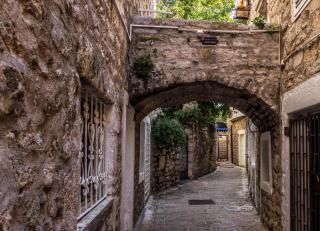 Best Location Old Town Budva Rooms - 8