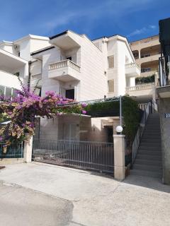 Summer Apartment for 10, 4 rooms, sea view with jacuzzi - Podstrana - 6