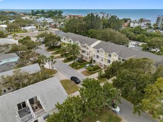 Gorgeous Townhouse One Block Away to Best Beaches! - Clearwater Beach - 6