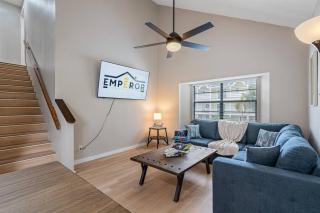 Gorgeous Townhouse One Block Away to Best Beaches! - 2