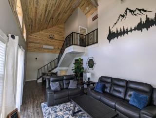 Hillside Hangout 3Bd/2Ba, Elevated Deck Sunsets - Pinetop-Lakeside - 1