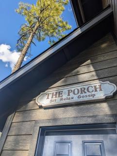 Pinetop Getaway w Sunset Deck & Fire Pit Table - 8