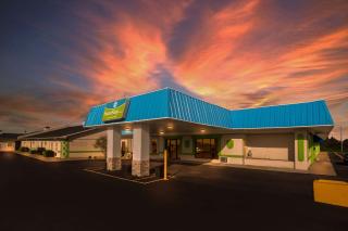 SureStay Hotel by Best Western Higginsville - Higginsville - 0