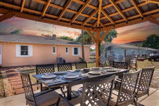 Cigar City Casita - Pet Friendly - 7