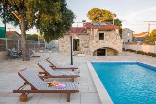 Family friendly house with a swimming pool Primosten Burnji, Primosten - 21068 - Primošten - 0
