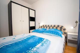 Apartments with parking space Porec - 21300 - 6