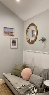 Stylish Geelong Cabin - Your home away from home - 6