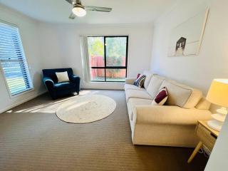 Sandstone Point Sleeps 10, 4-bedroom home - 1