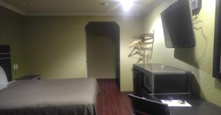 Derrick Inn - 1