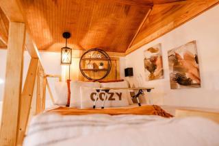 Modern Cabin in the City - 3
