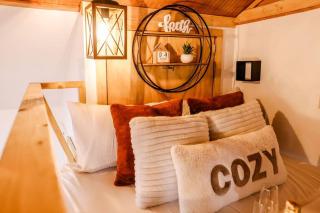 Modern Cabin in the City - 6