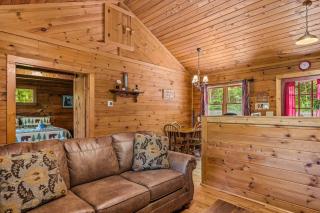 Romantic log cabin with hot tub - 5