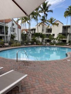 Dharma Home Suites Dania Beach at Sheridan Ocean Club - Dania Beach - 3